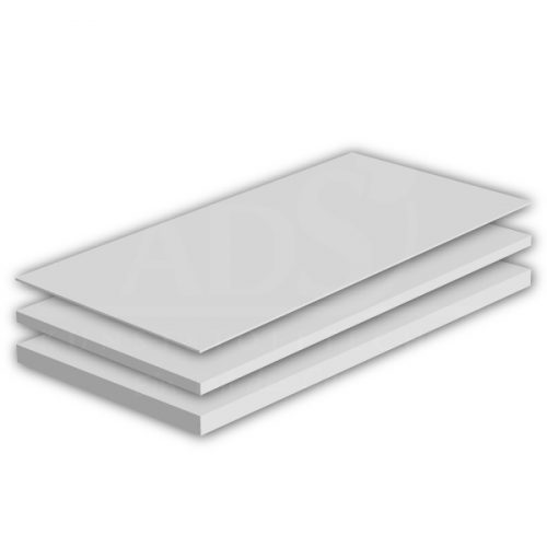 Drei naturfarbene PET Platten in unterschiedlicher Stärke liegen aufeinander.